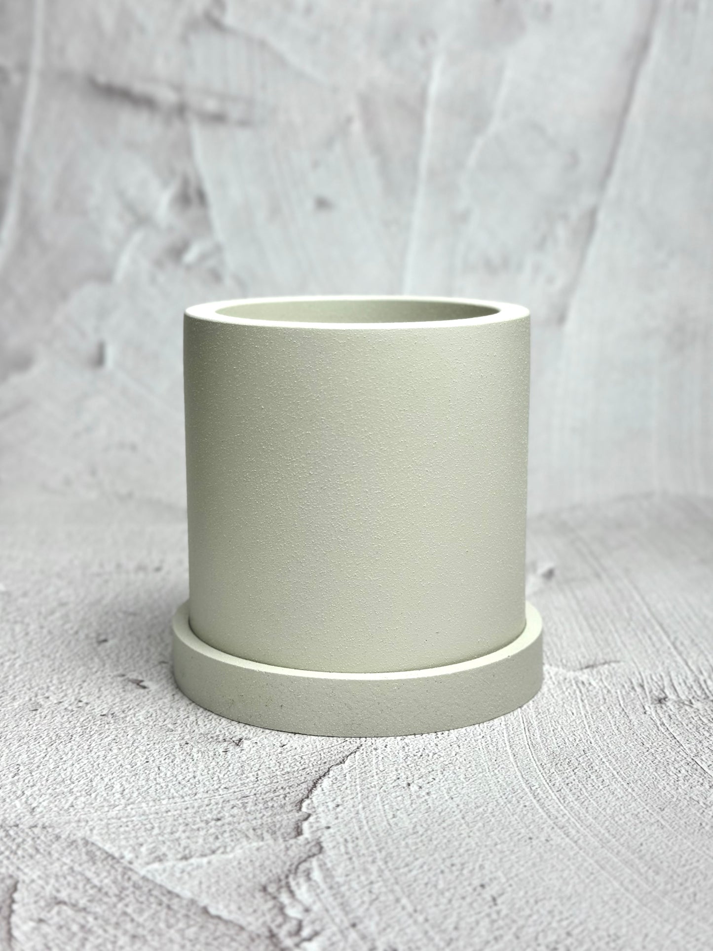 Cylindrical Planter with Tray