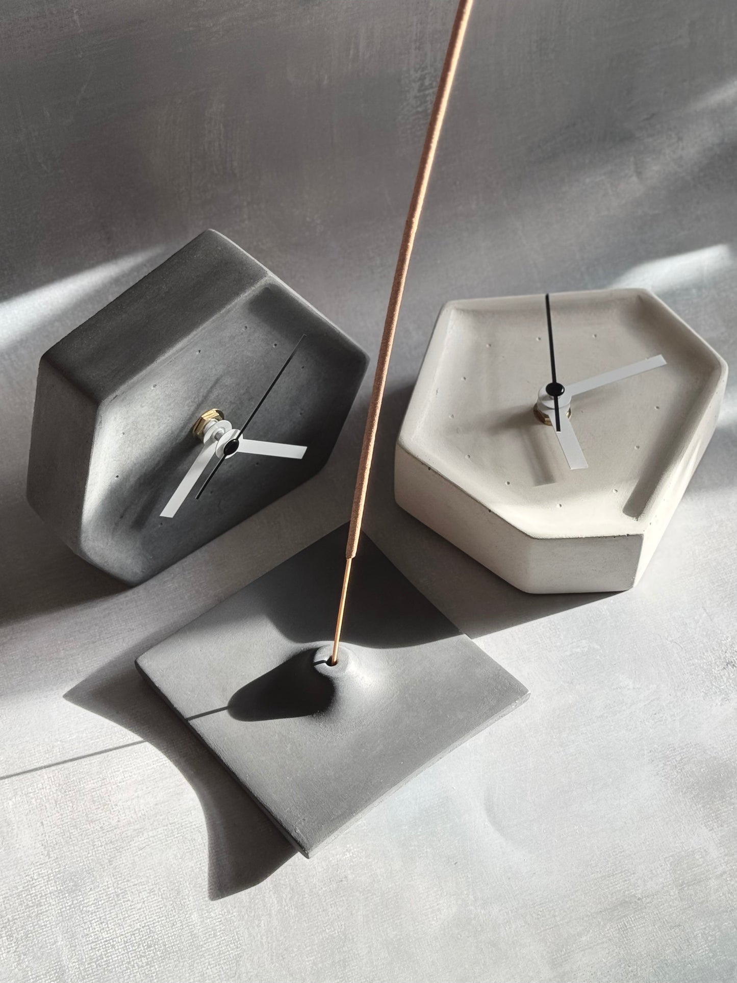 “In Time” Concrete Clock
