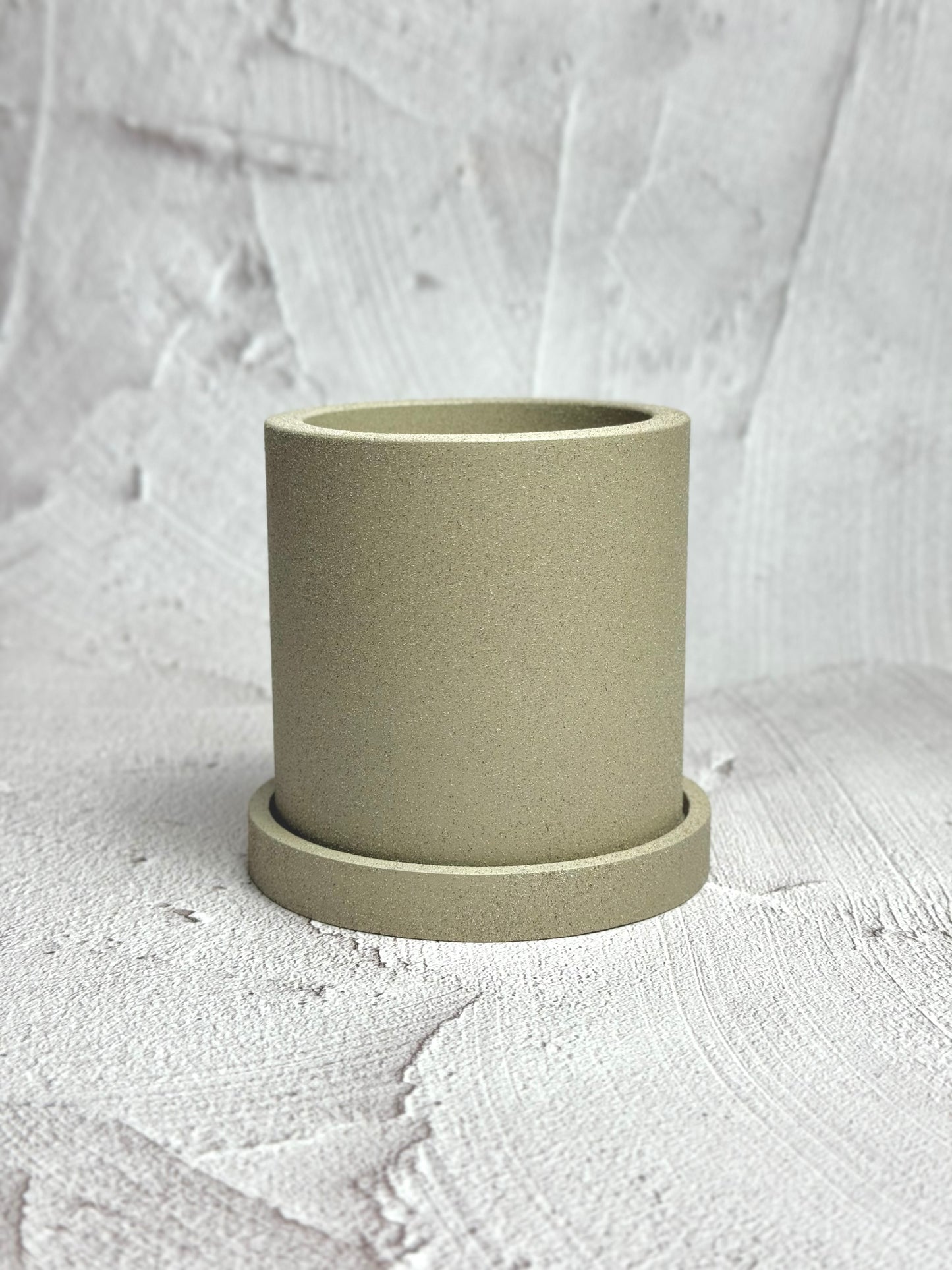 Cylindrical Planter with Tray