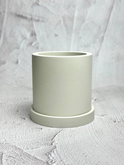 Cylindrical Pot with Tray